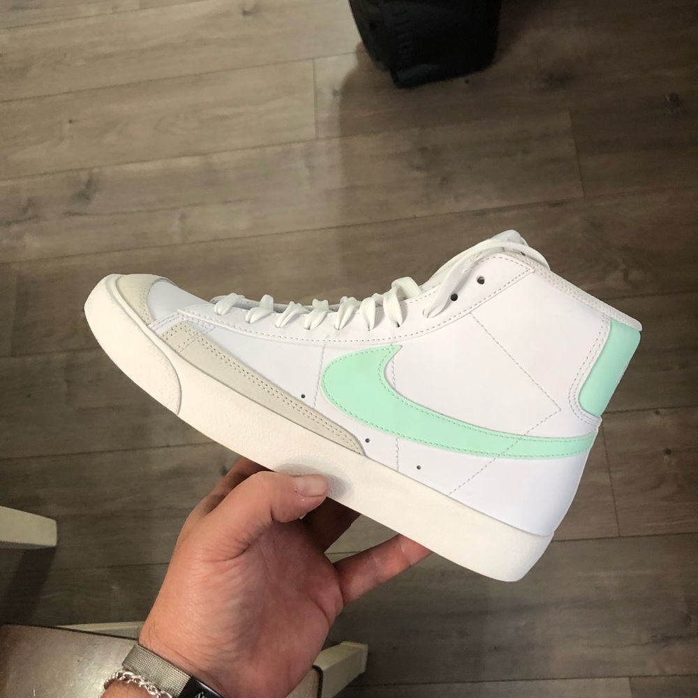 Nike Blazer Mid ‘White Mint size 6Y-Brand New
